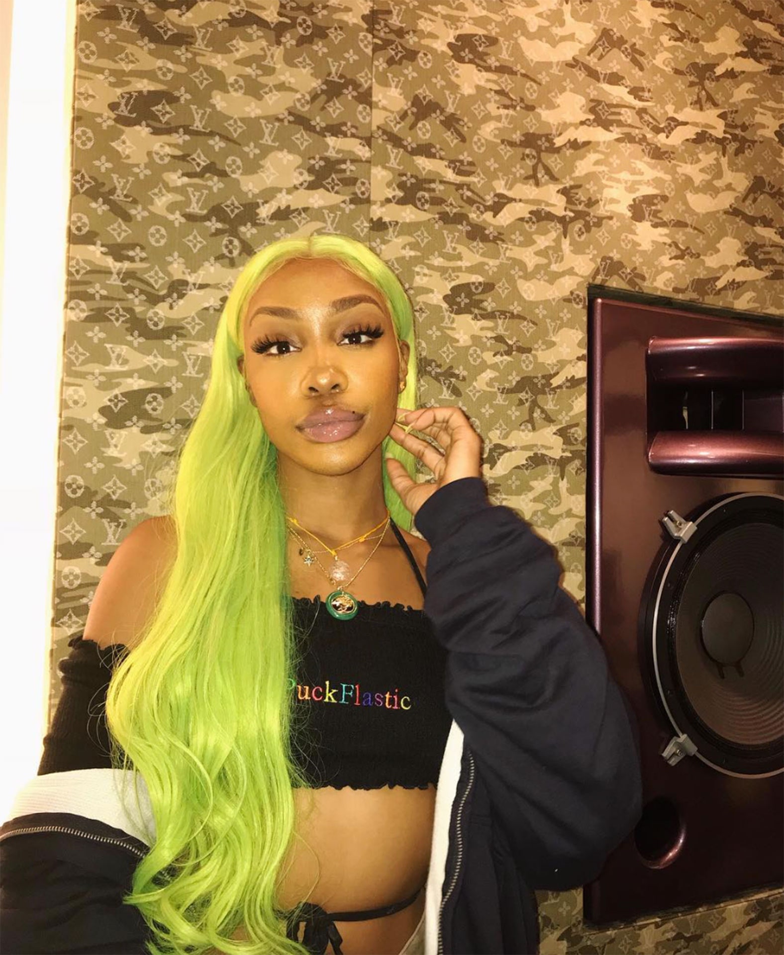 dawie van tonder recommends blac chyna green hair pic