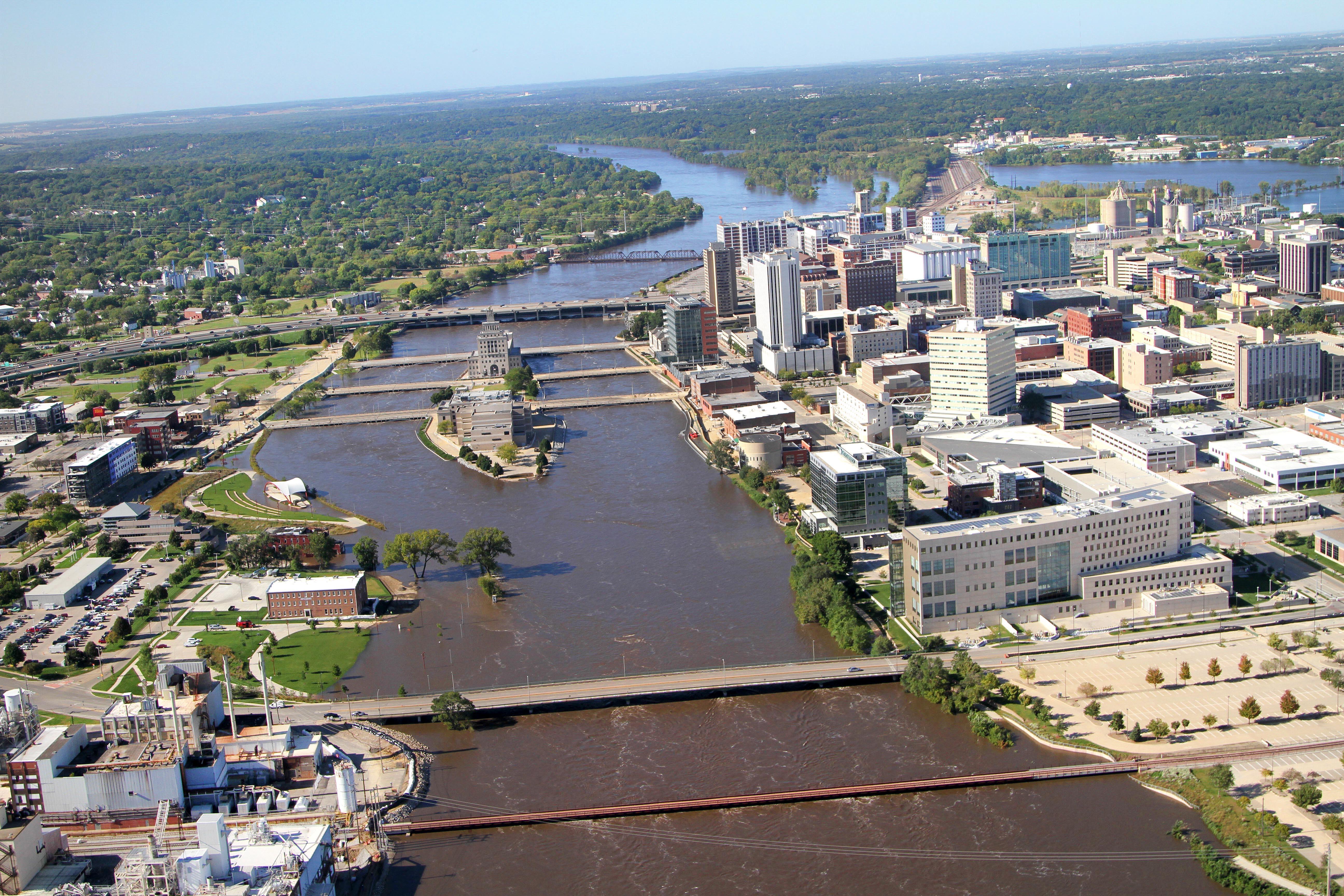 brandon broyles share backpage cedar rapids ia photos