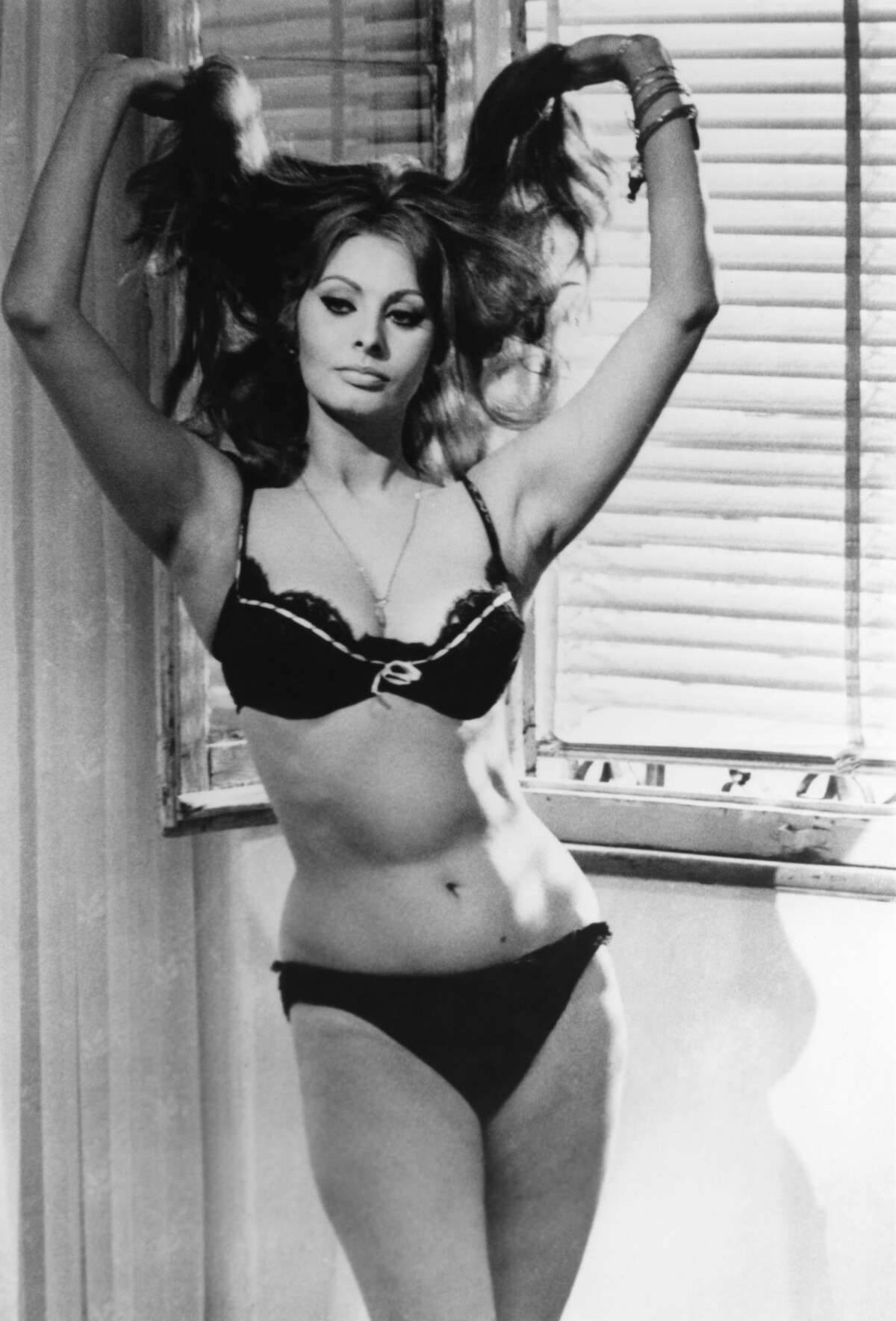 raquel welch nip