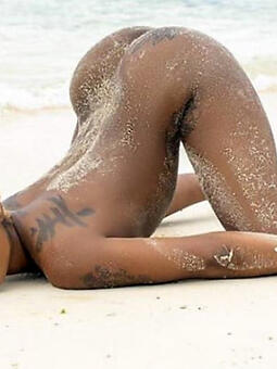 cesar ontiveros recommends nude ebony beach tumblr pic