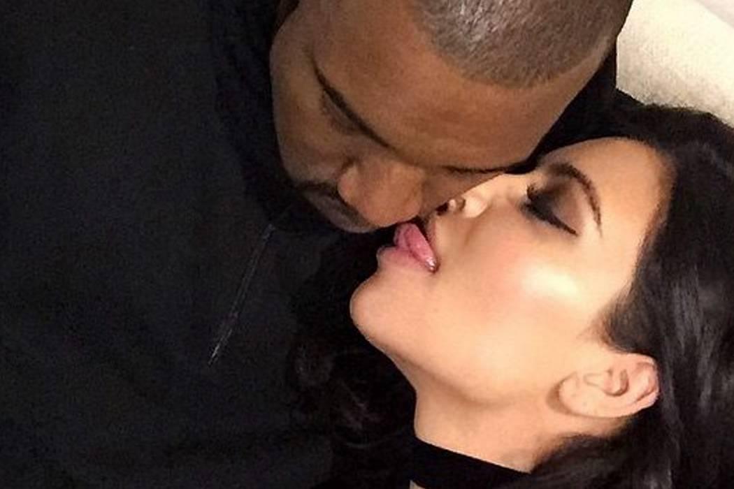 Kim Kardashian Teniendo Sexo in mouth
