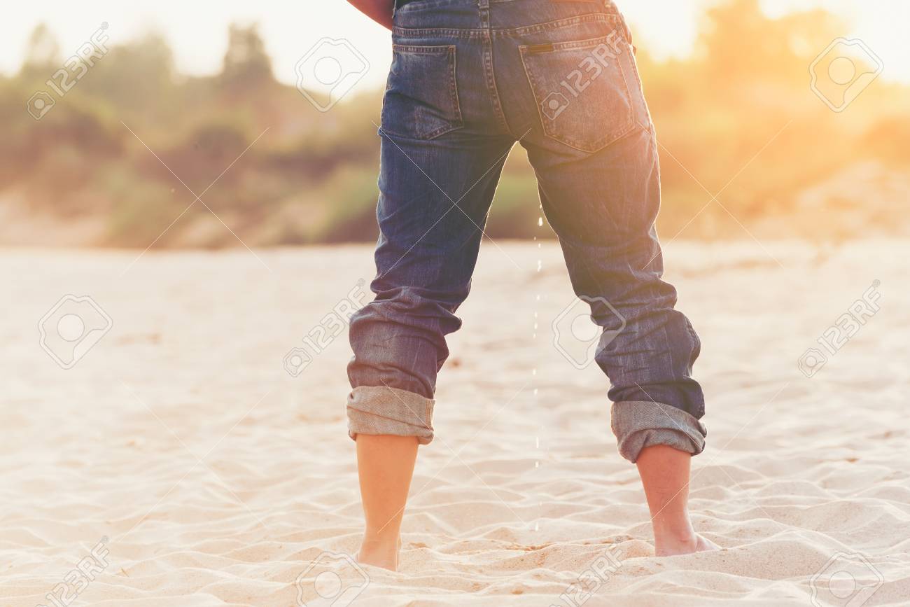 aapan chakraborty recommends Pissing On The Beach