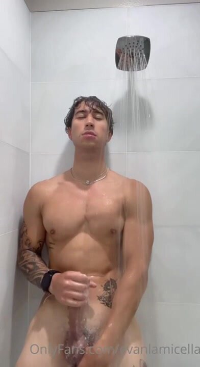 dalyn bryant add jerking off in shower photo