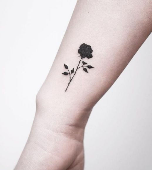 rosas negras tattoo
