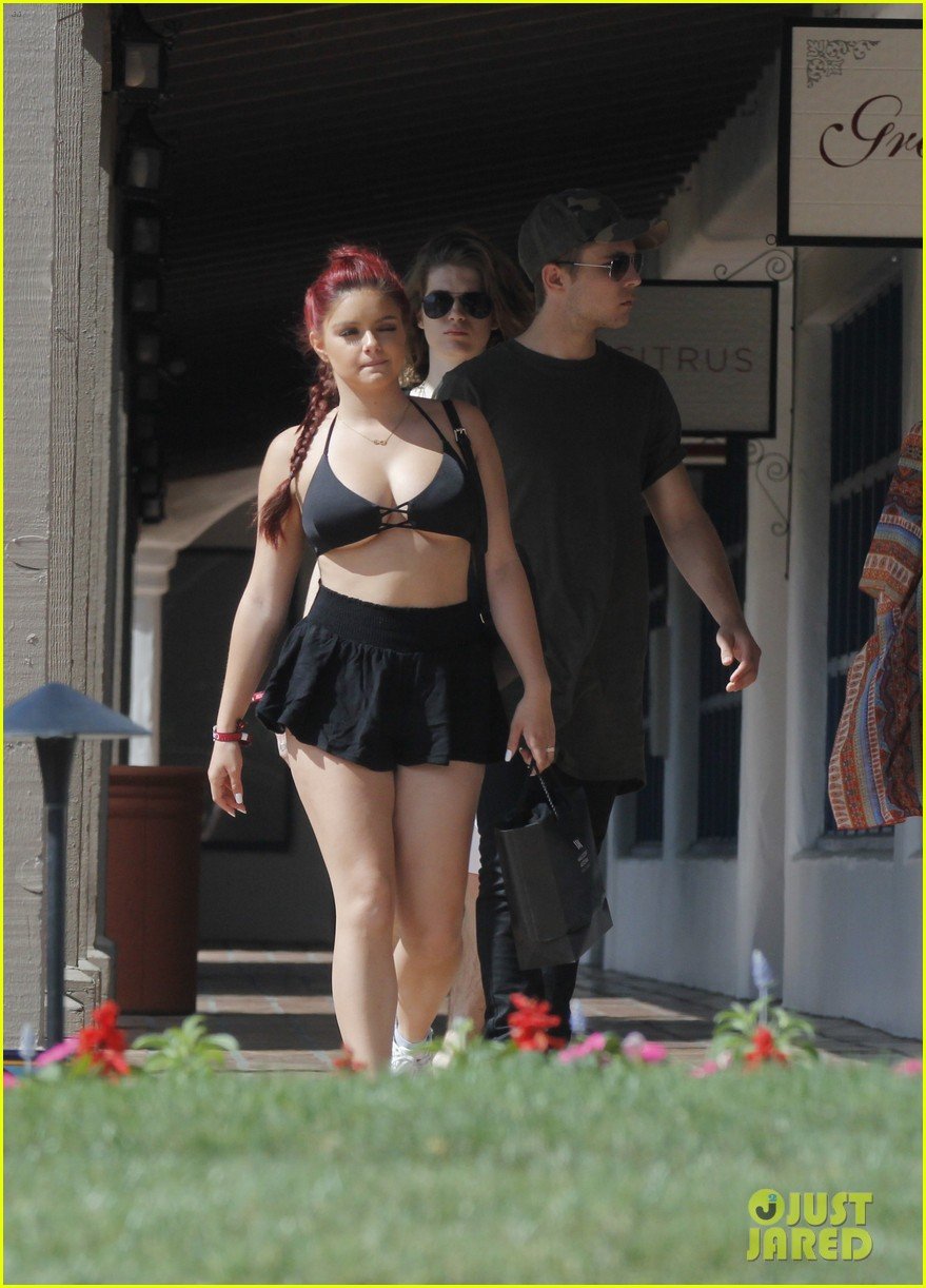 angelique houston recommends ariel winter in a bra pic