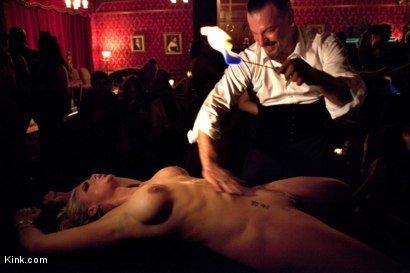 anne oprey recommends eyes wide shut nude scene pic