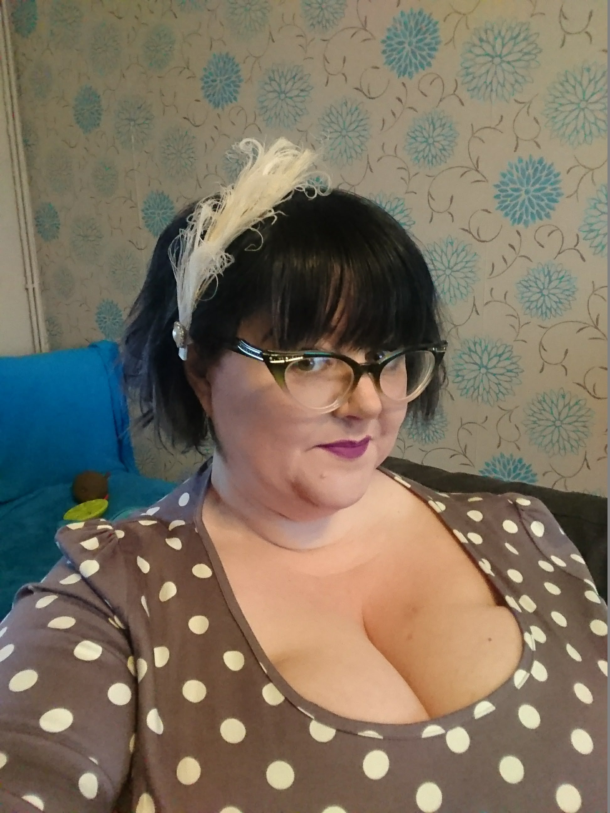 amie wiser recommends mature bbw cleavage pic