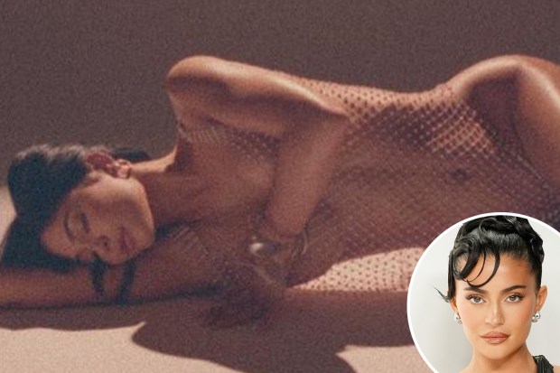 bernadette bruton recommends kris jenner nude tits pic