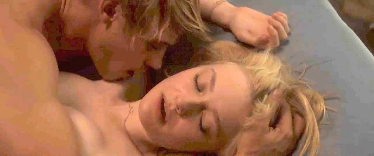 andre portee recommends dakota fanning nude scene pic