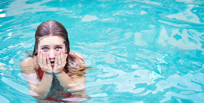 Best of Girls pissing in the pool