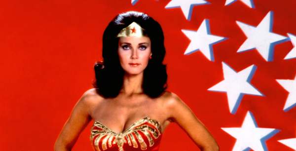 lynda carter wardrobe malfunction