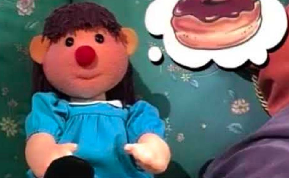 andrea branigan share big comfy couch molly photos