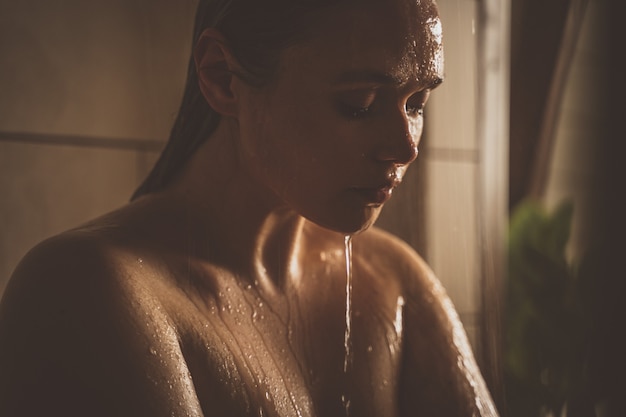 brigitte dufort recommends Female Taking A Shower