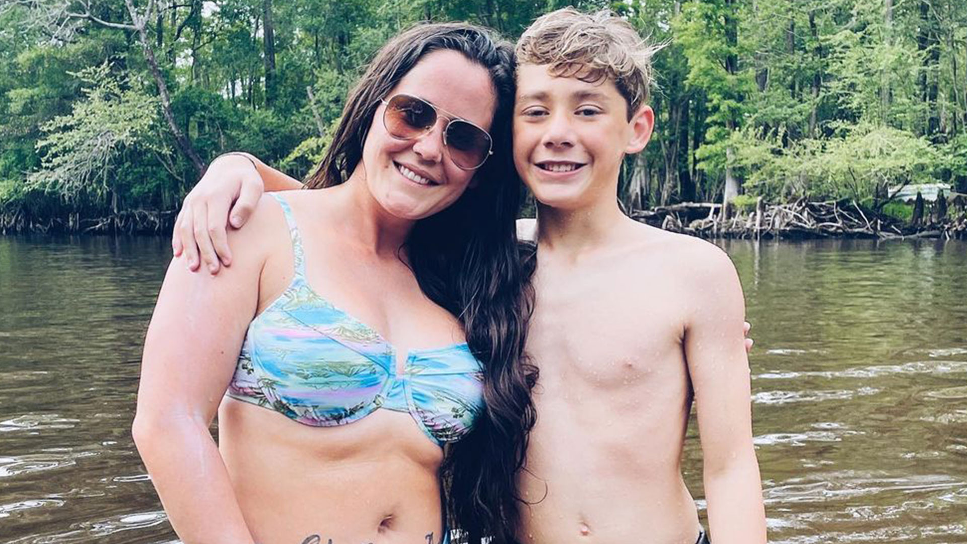 amanda grimshaw recommends son buys mom bikini pic