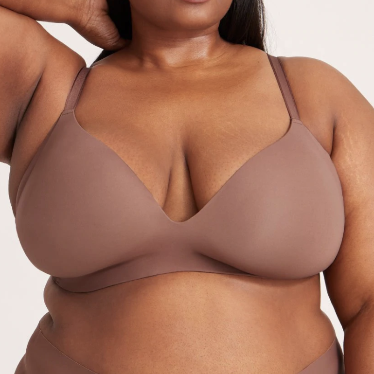 azie alias share giant tits in bra photos