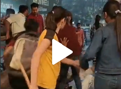 Girls Fighting In Restaurant a siracusa