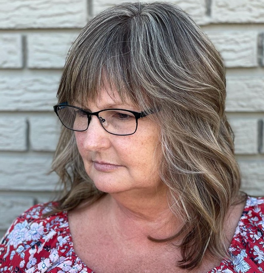 hairstyles for over 50 with glasses