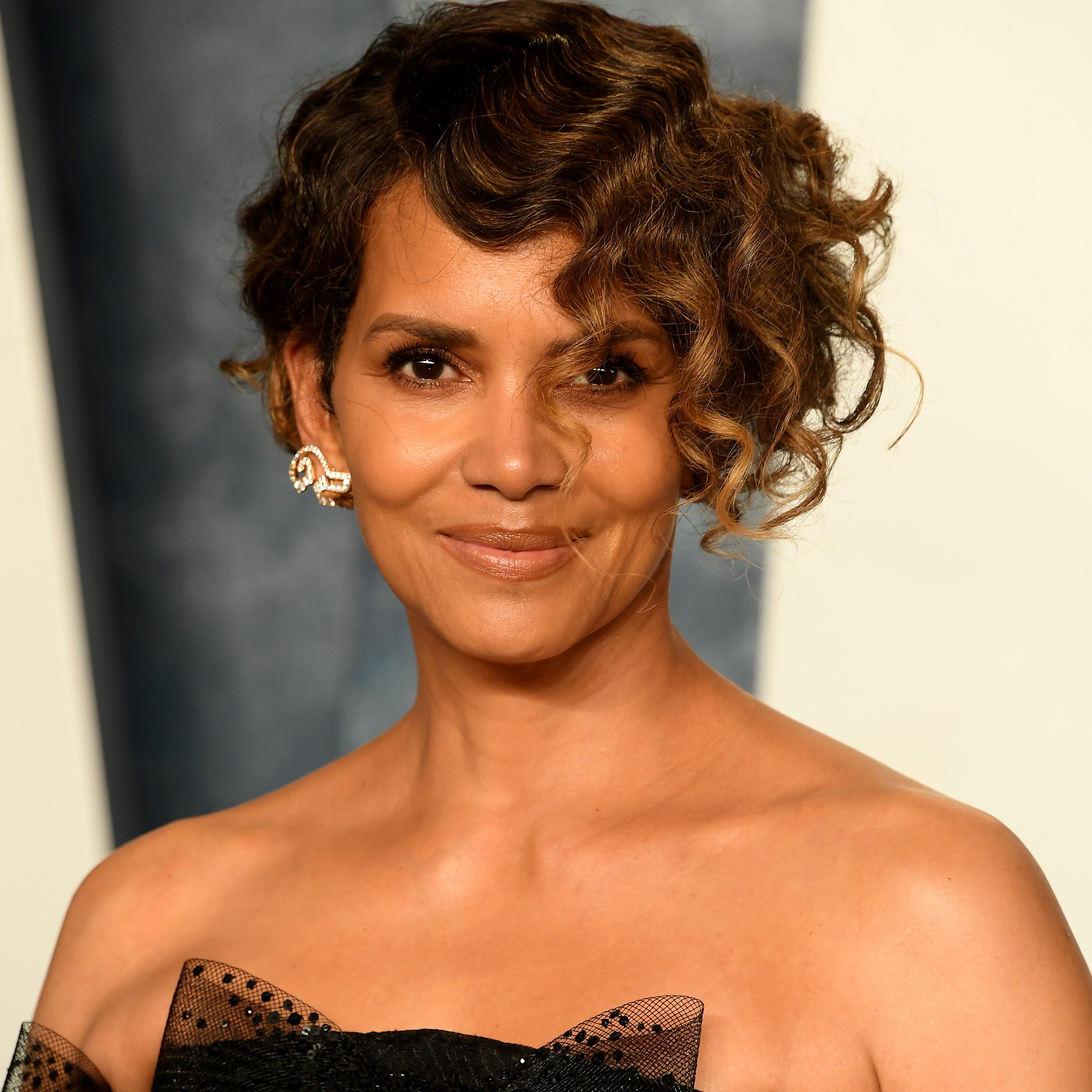 daiva simkute recommends halle berry naked body pic