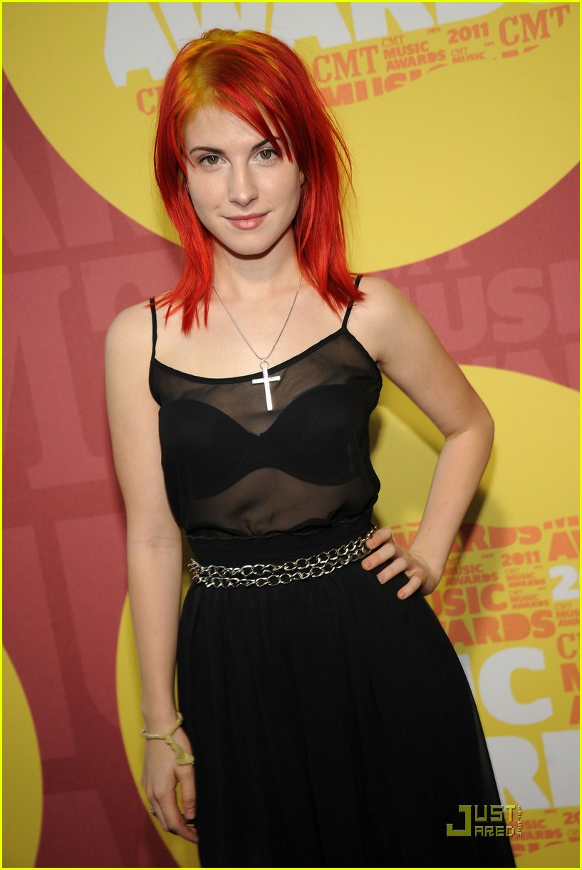 amar kazmi share hayley williams hot photos