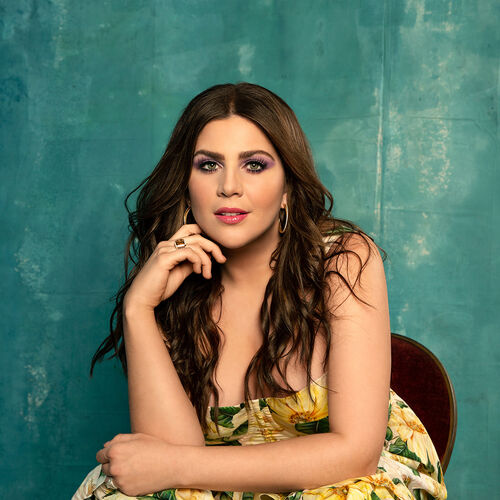 aneka smith recommends Hillary Scott Hot