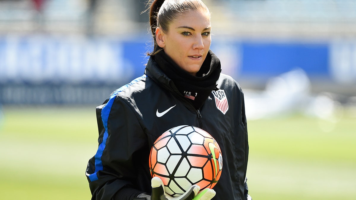 danielle iaquinta recommends Hope Solo Buthole