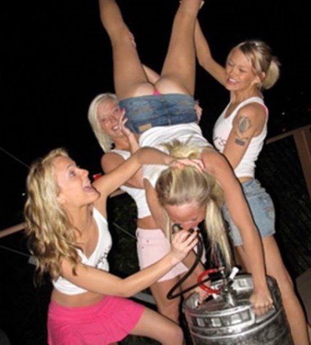 christie jaeger recommends hot drunk college girls pic