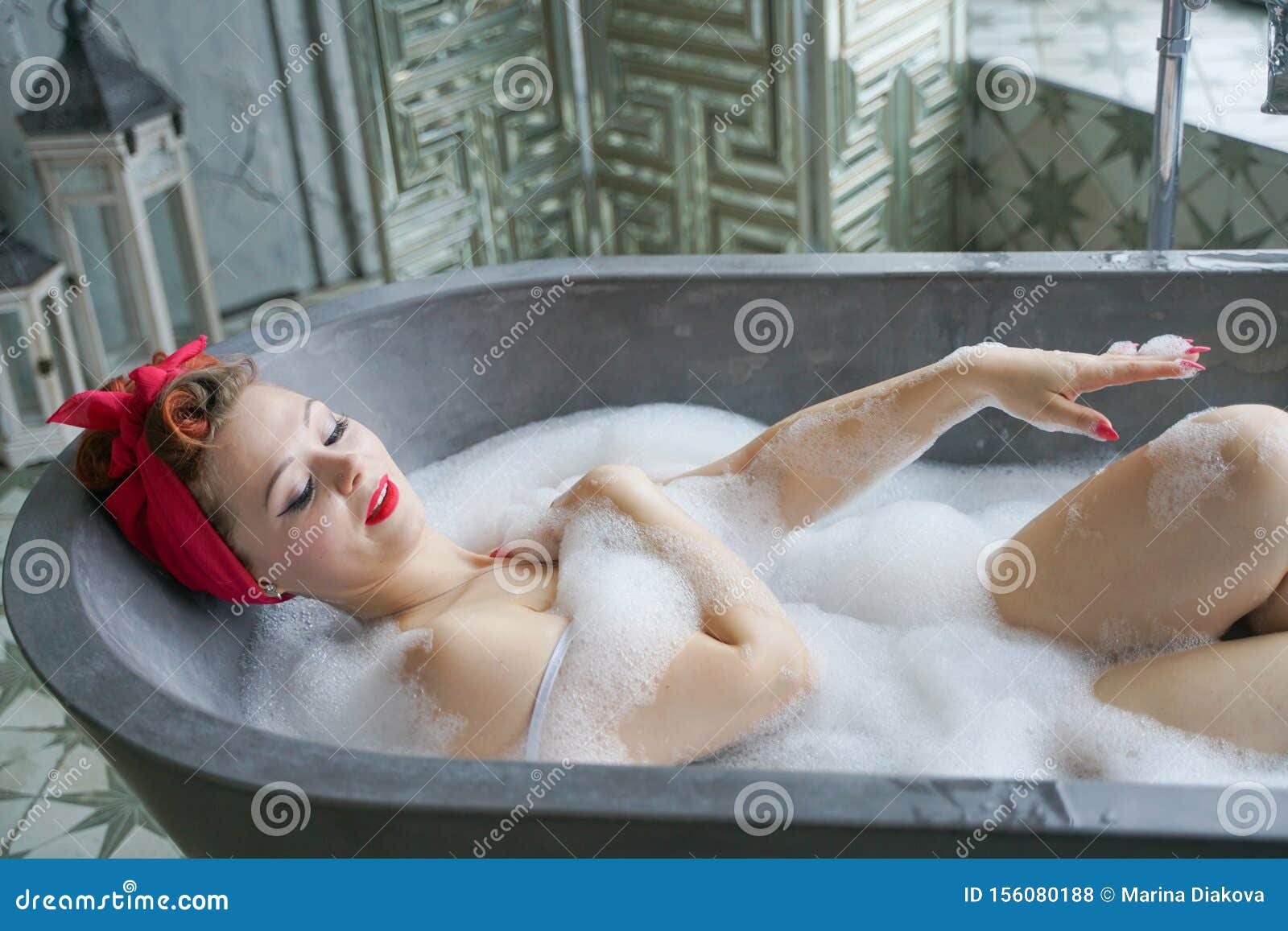 dayangku intan recommends hot girls in bathing pic