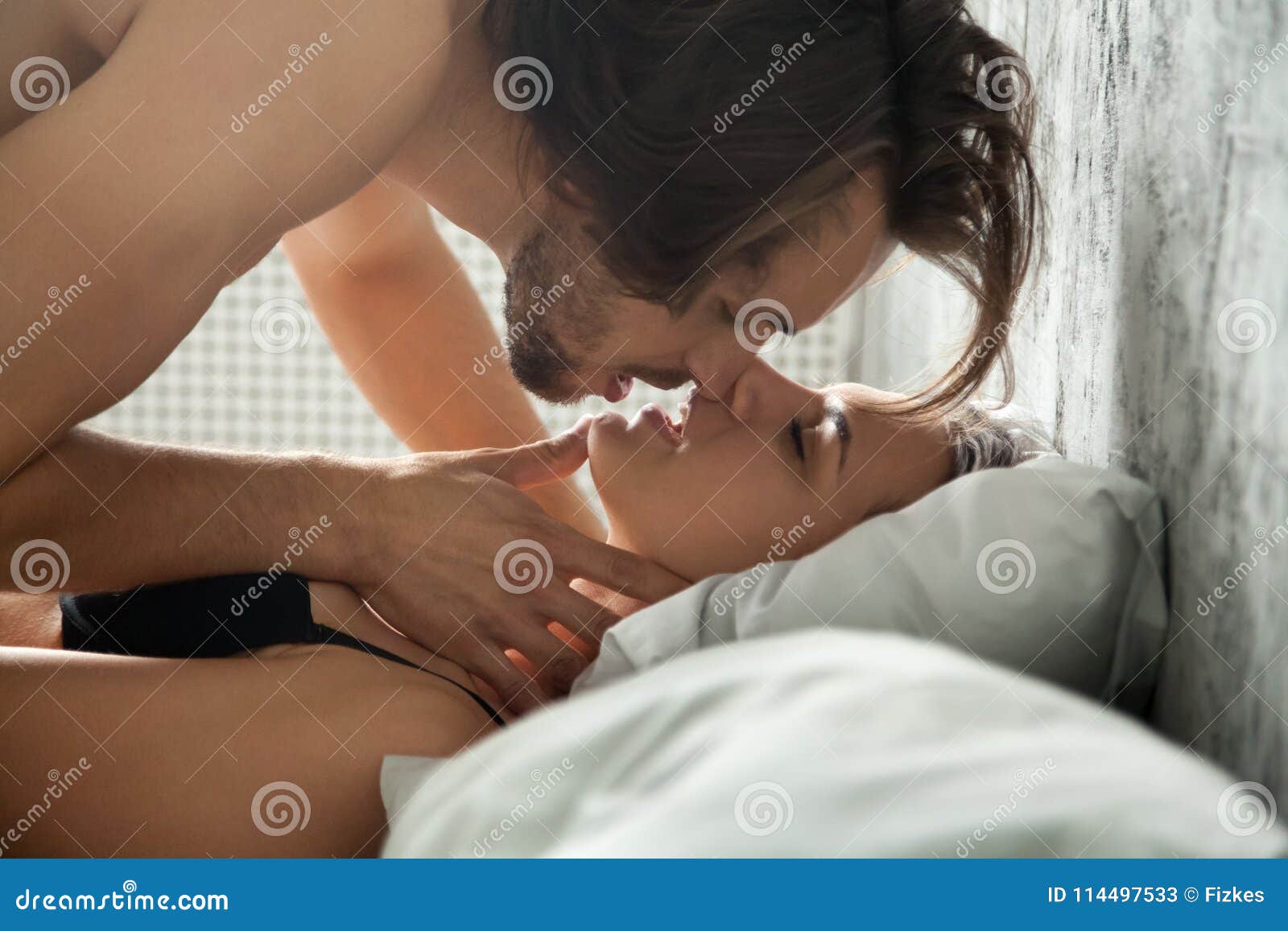 Hot Girls Making Out In Bed martayl oceanstrider