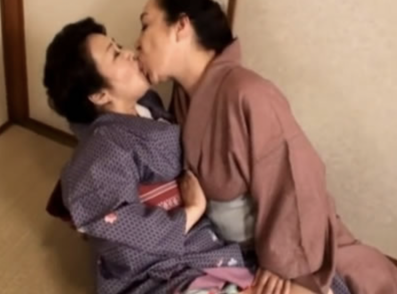 aman kocher recommends Hot Japanese Girls Kissing