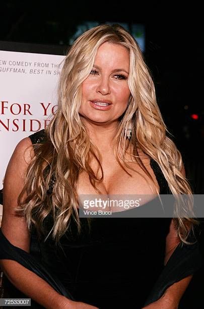 alex villaruz recommends jennifer coolidge boobs pic