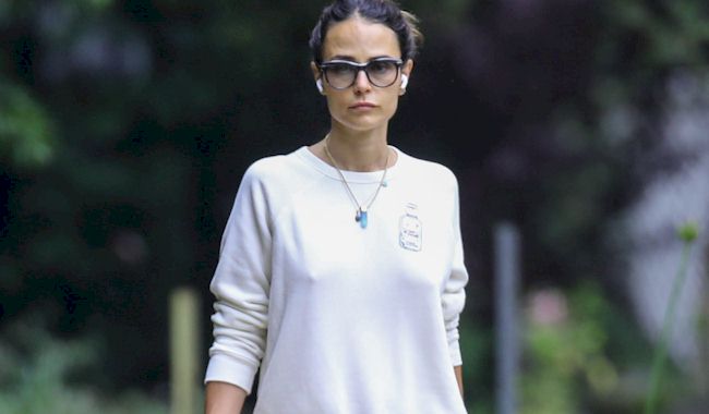 andrea esquivel add photo jordana brewster nip slip