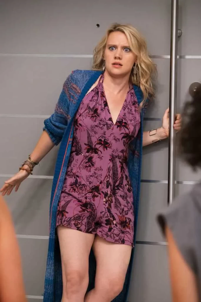 beibei jiang recommends Kate Mckinnon Bikini Pic