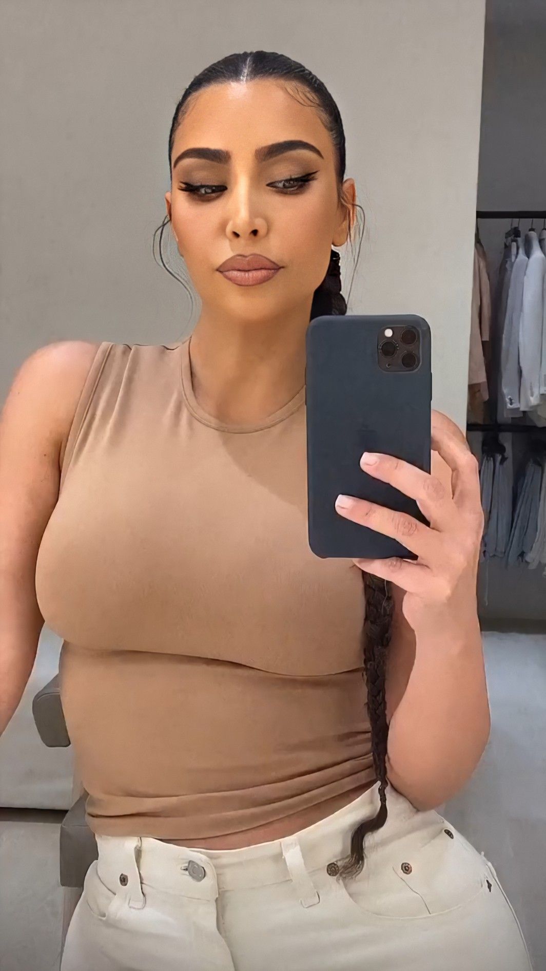 Kim Kardashian Mirror Pic janetmasonxxx twitter