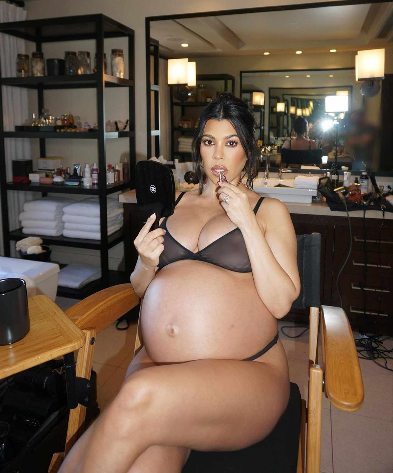 dan pandelica share kourtney kardashian tits photos