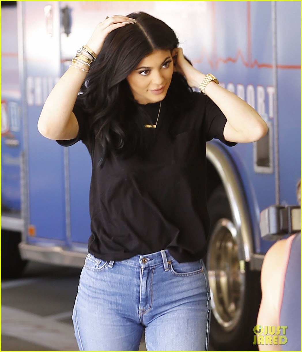 christopher wiegand recommends kylie jenner camel toe pic