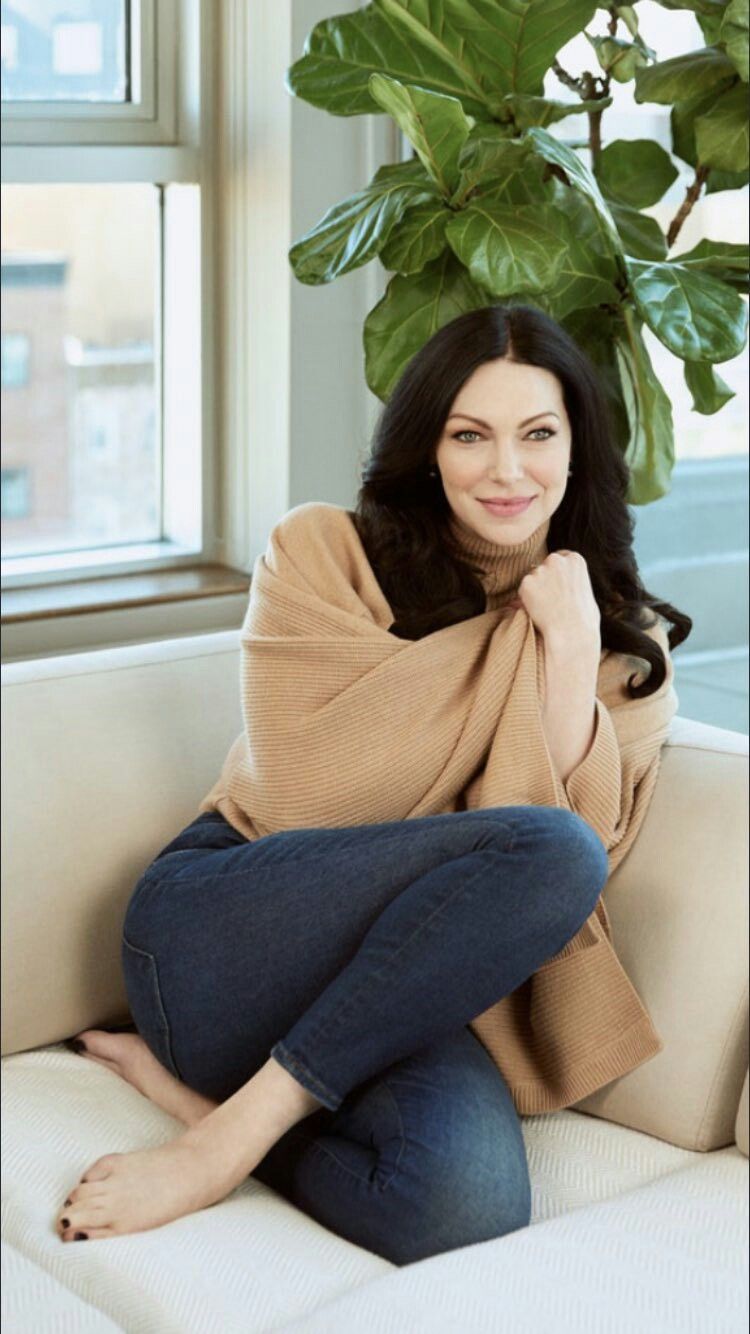 cassandra varner recommends laura prepon feet pic