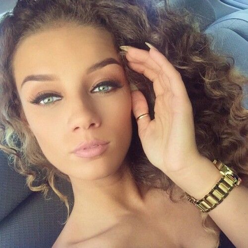 light skin girl with green eyes