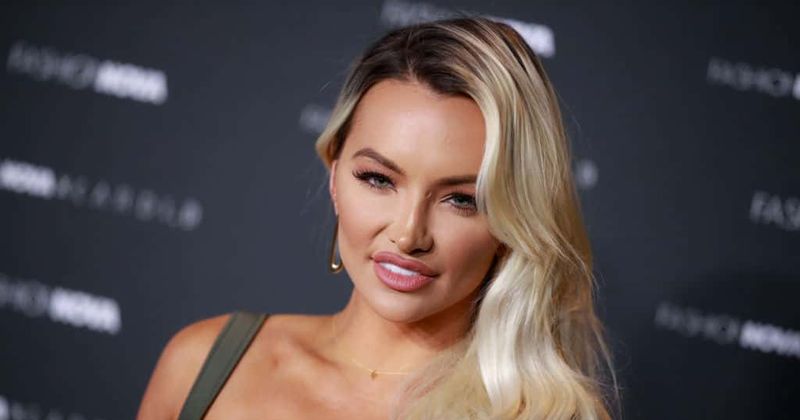 deanna benson recommends lindsey pelas boob size pic