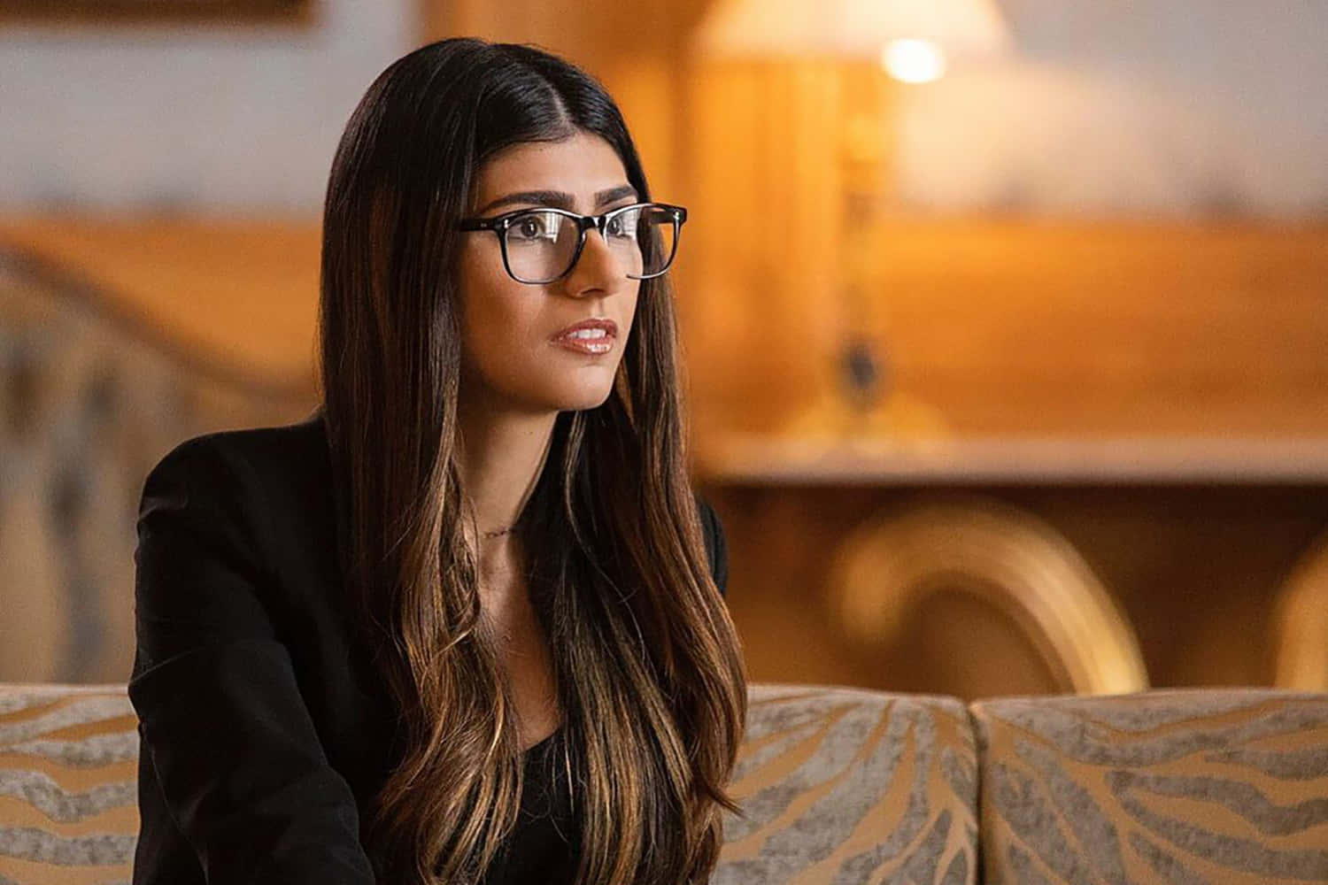 dale maye recommends mia khalifa glasses pic