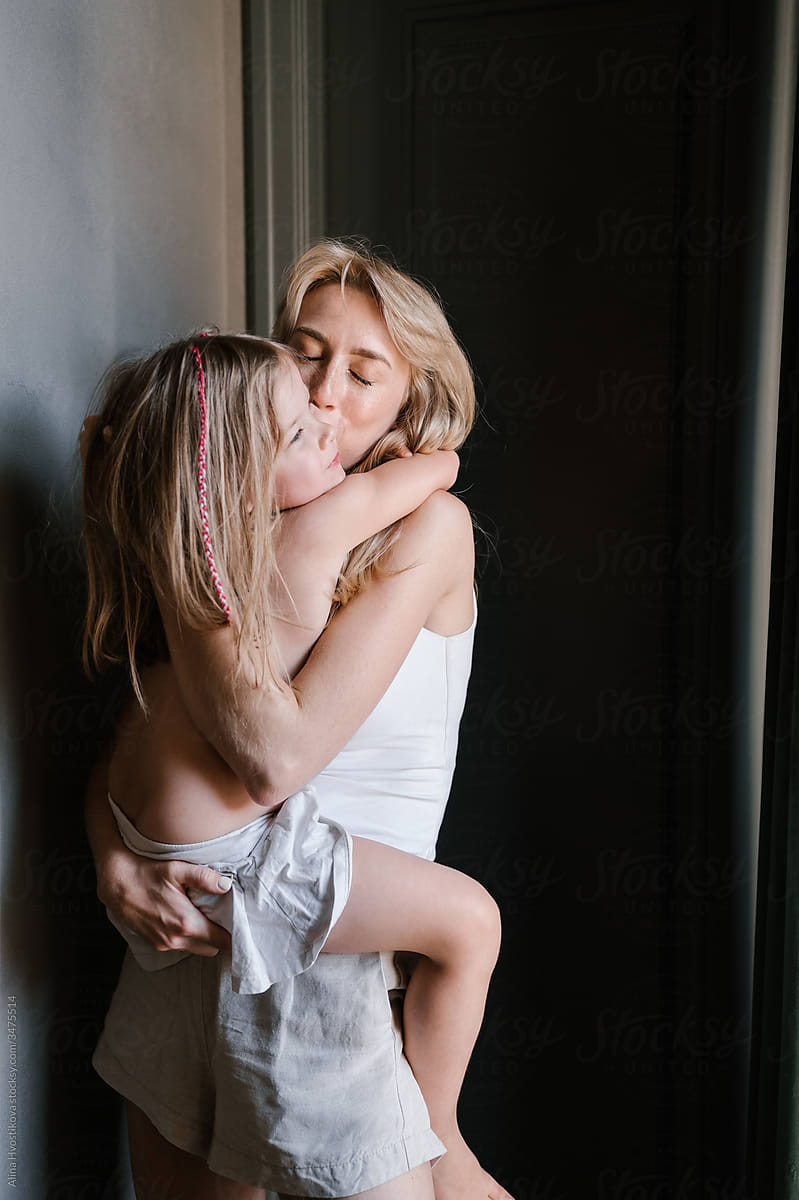 Mother And Daughter Making Love lookalike deepthroats