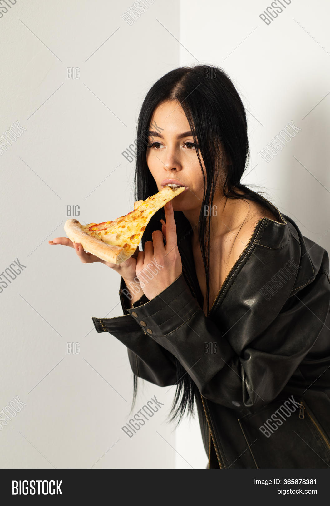 dima harb recommends naked girl eating pizza pic