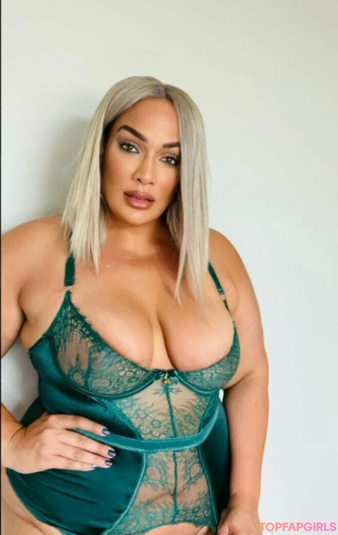angel haris recommends nia jax nude pic