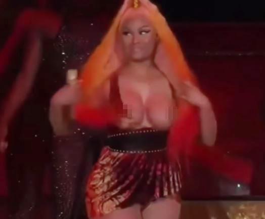 Best of Nicki minaj boob flash