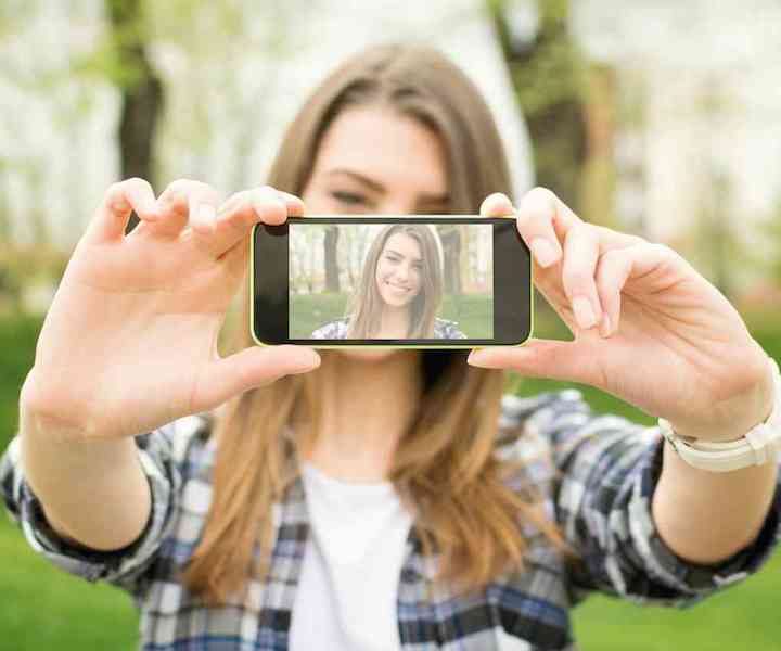 anthony langone recommends one finger selfie challenge images pic