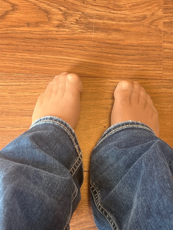 pantyhosed feet fetish