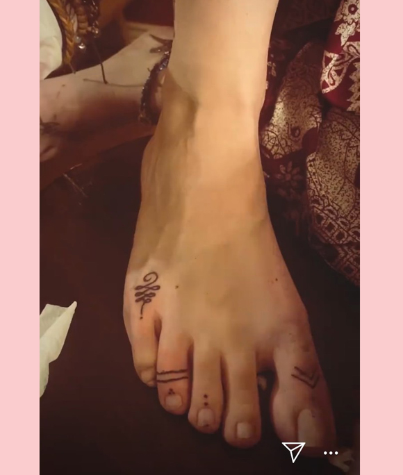 paris jackson feet