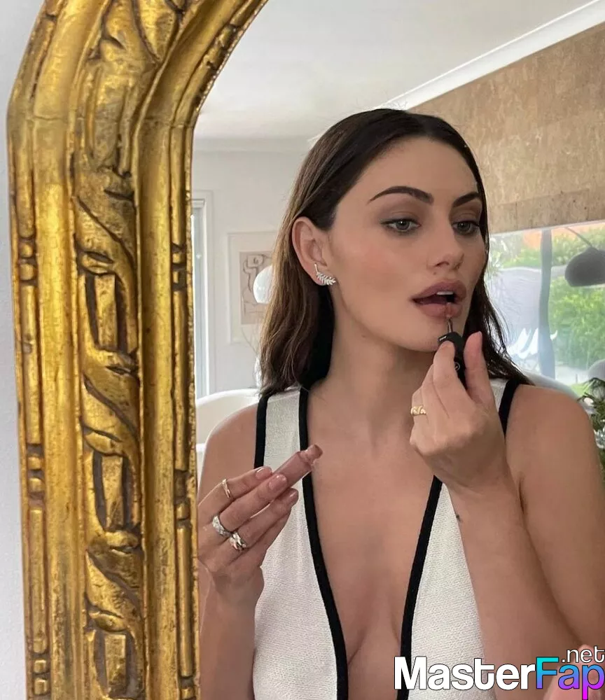 del warner recommends Phoebe Tonkin Nude Photos