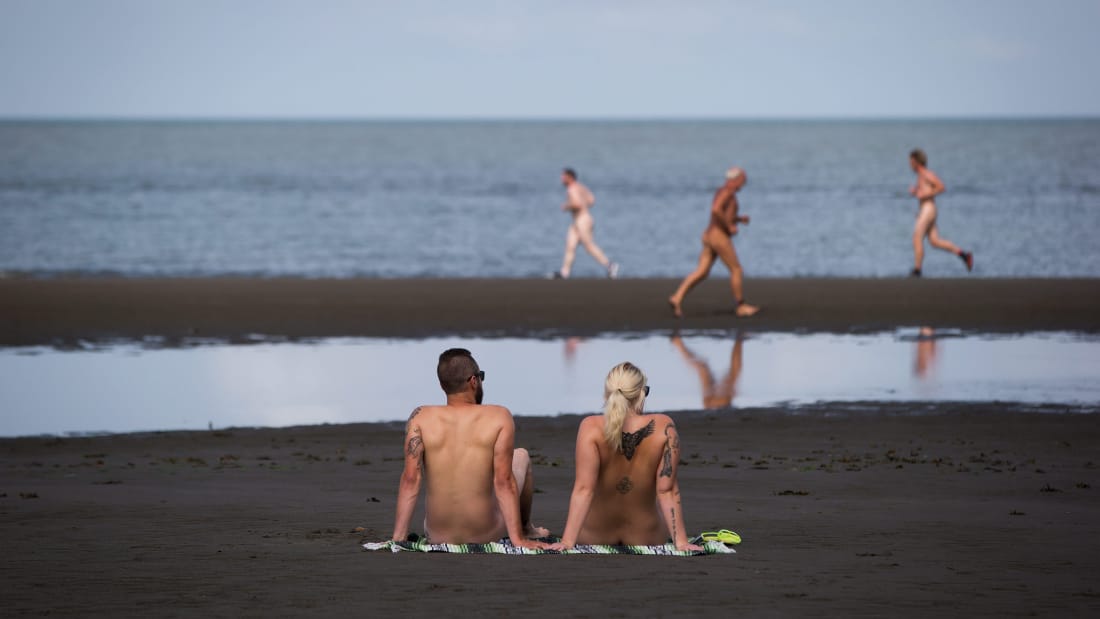 Playas Nudistas Para Familias night wanderer