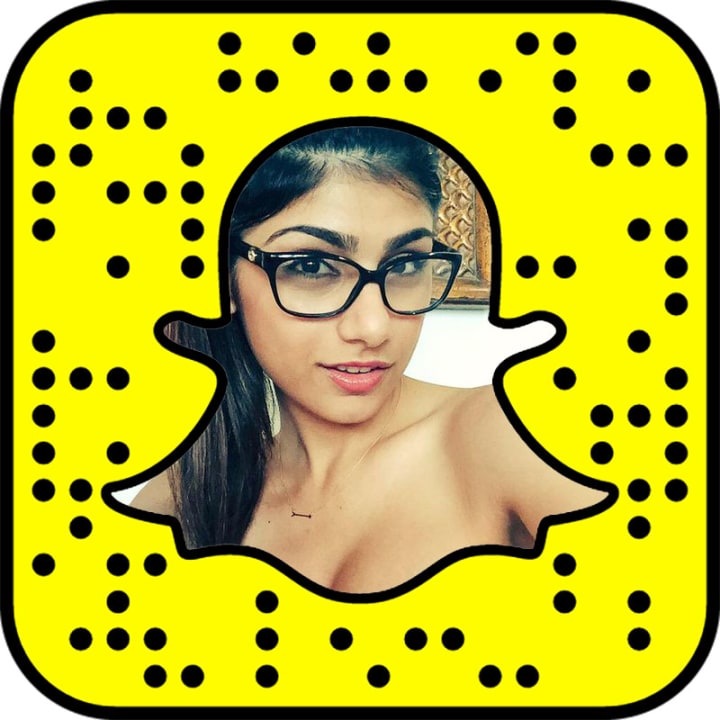 Pornstars With A Snapchat raven masturbates