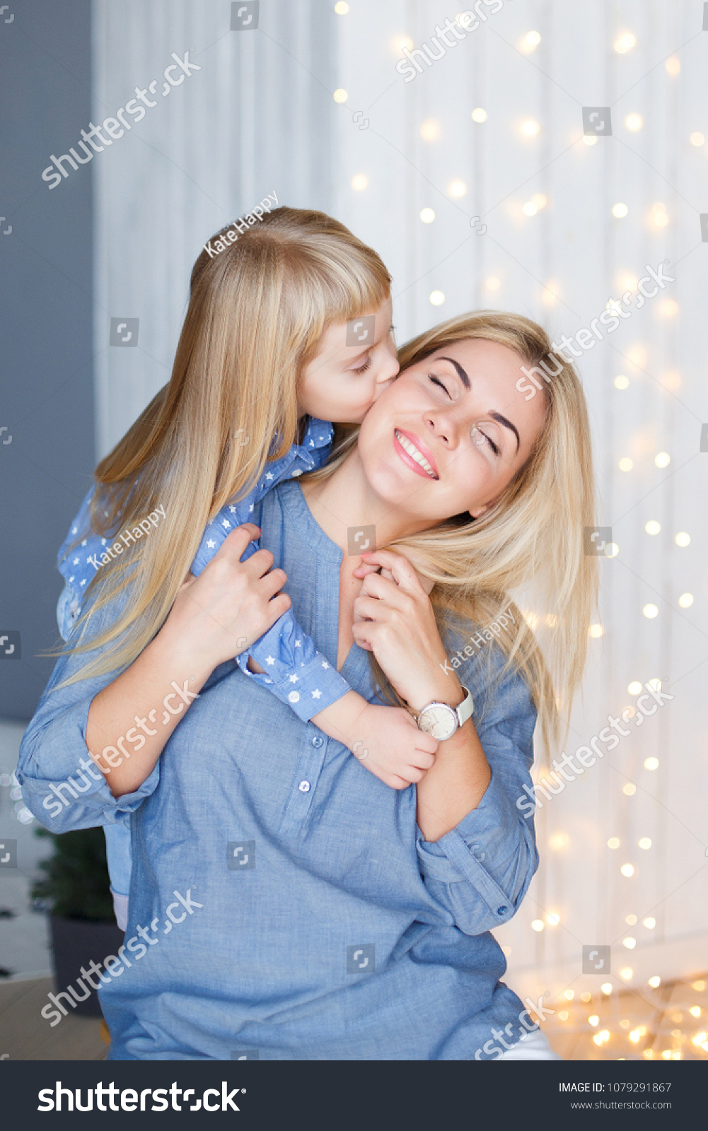 cherie schenck add photo real mom and daughter kissing